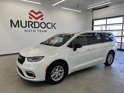 2026 Chrysler Pacifica Select 4DR Mini-Van