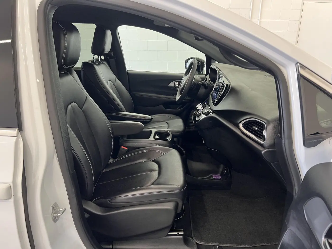 2026 Chrysler Pacifica - $28,990