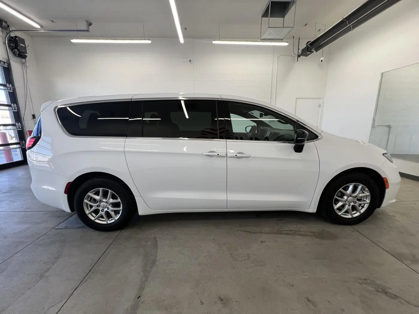 2026 Chrysler Pacifica - $28,990