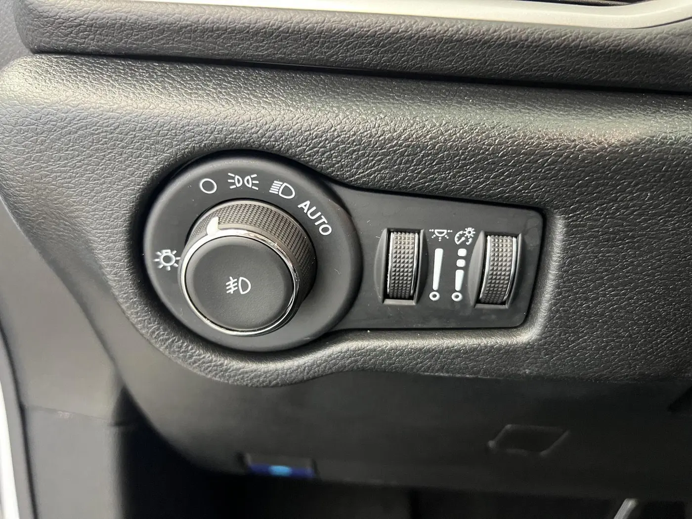 2026 Chrysler Pacifica - $28,990