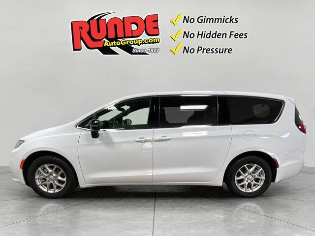 2026 Chrysler Pacifica - $31,700