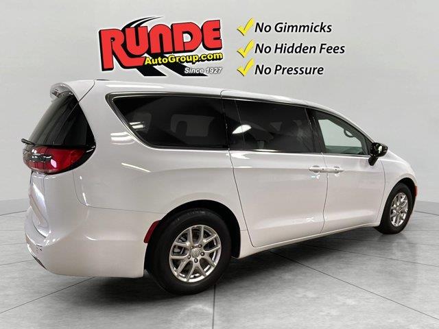 2026 Chrysler Pacifica - $31,700