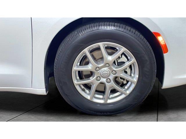 2026 Chrysler Pacifica - $31,700