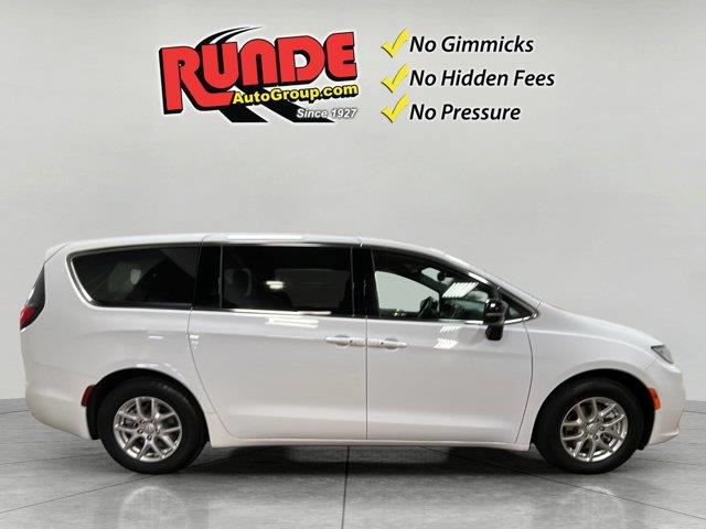 2026 Chrysler Pacifica - $31,700