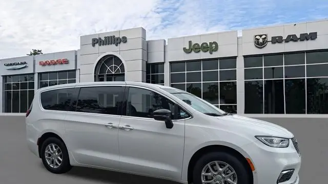 Preowned 2026 Chrysler Pacifica Select for Sale