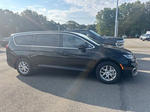 2026 Chrysler Pacifica - $32,994