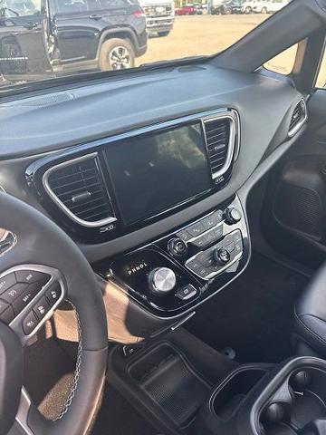 2026 Chrysler Pacifica - $32,994