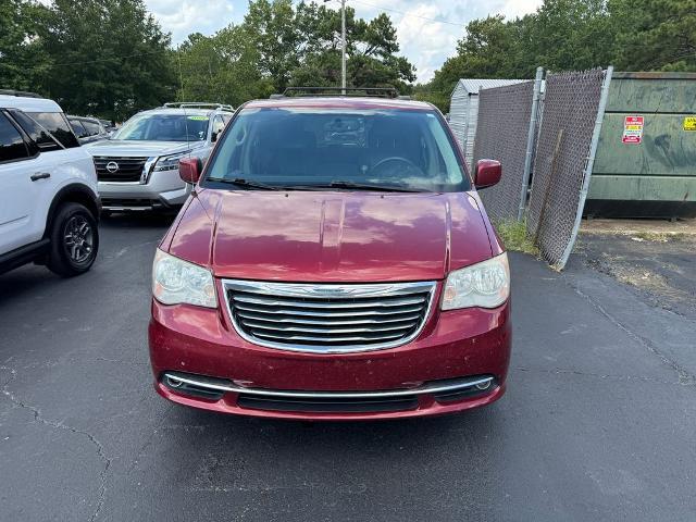 2014 Chrysler Town And Country - $5,991