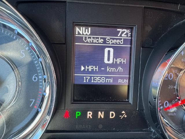 2014 Chrysler Town And Country - $5,991