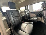 2016 Town and Country Thumbnail 11