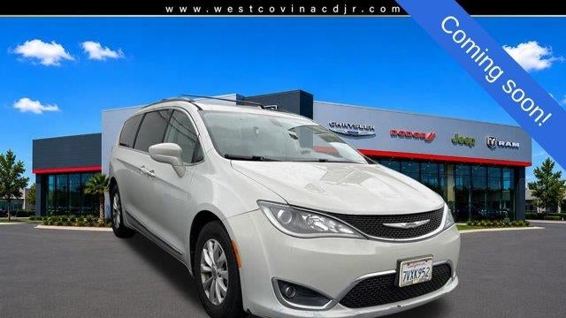 Preowned 2017 Chrysler Pacifica Touring-L for Sale