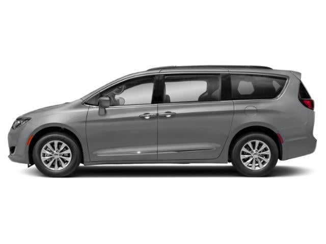 2018 Chrysler Pacifica Touring L — photo 1 of 3