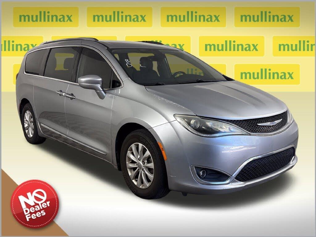 2019 Chrysler Pacifica - $9,900