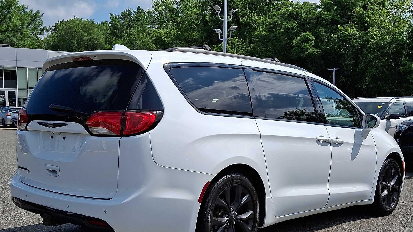 2020 Chrysler Pacifica Touring L