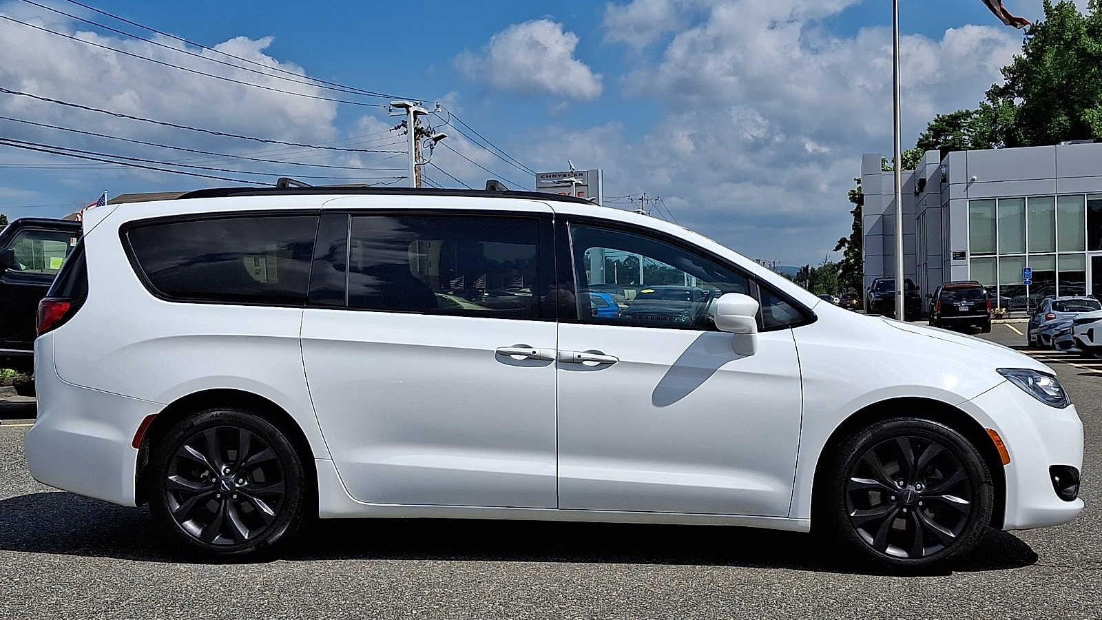 2020 Chrysler Pacifica Touring L