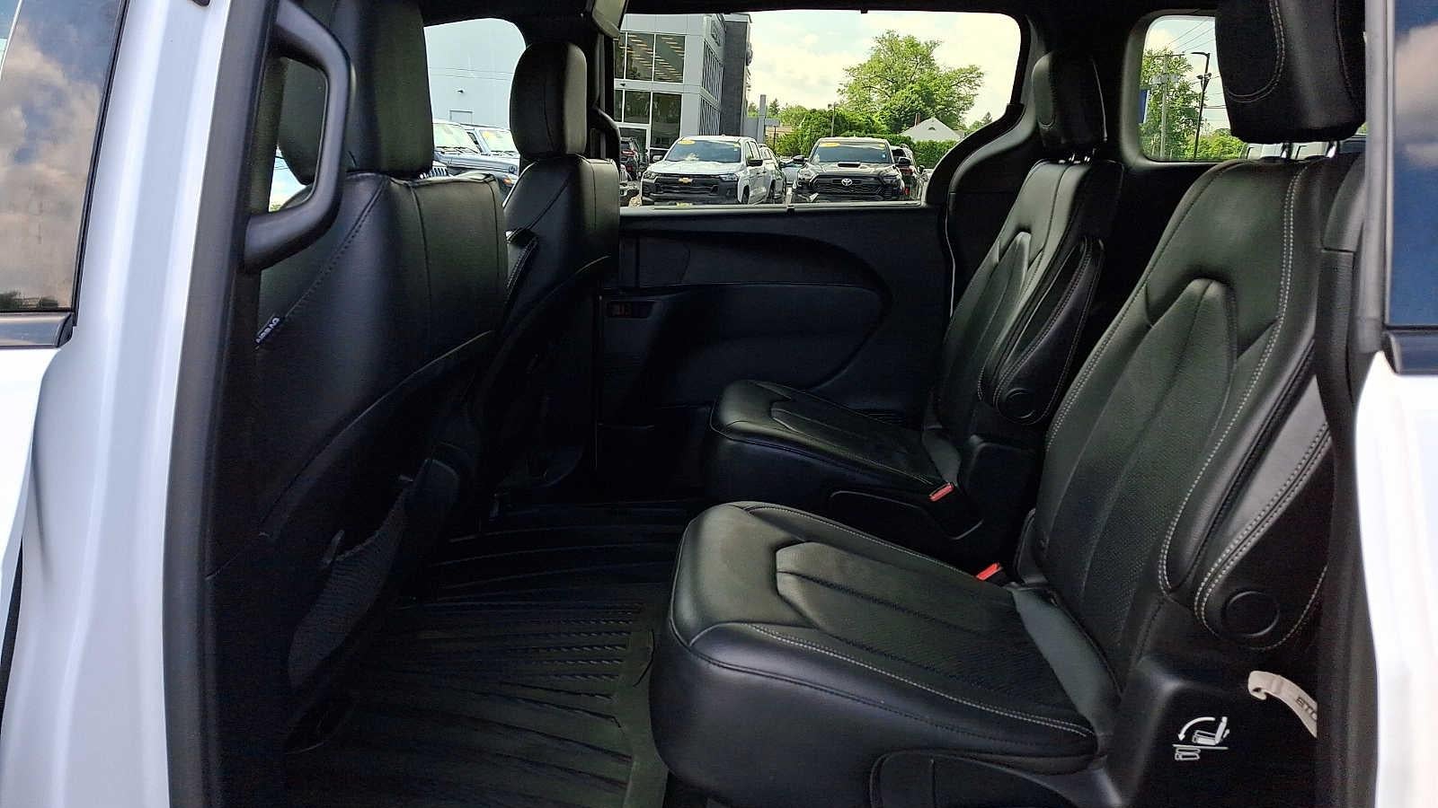 2020 Chrysler Pacifica Touring L