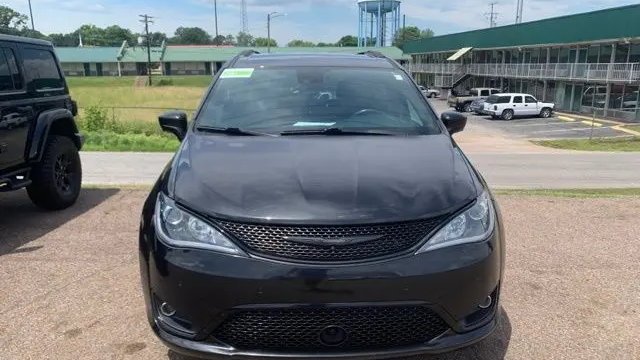 2020 Chrysler Pacifica Touring L