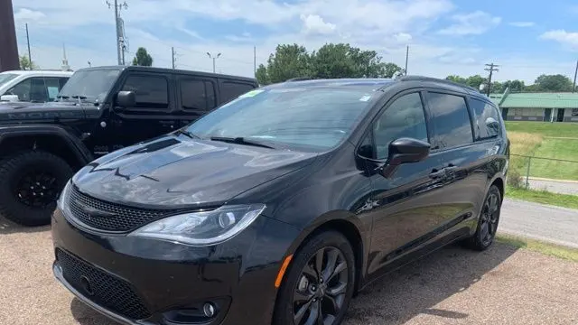 2020 Chrysler Pacifica Touring L