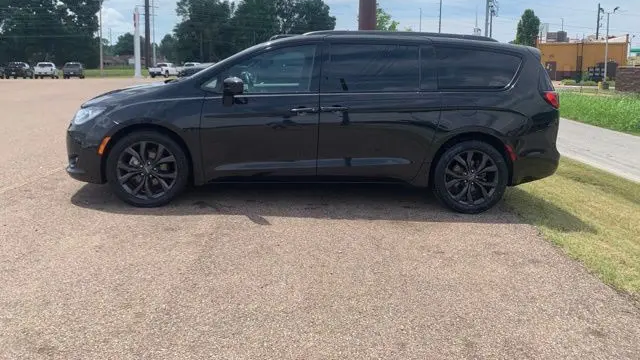 2020 Chrysler Pacifica Touring L