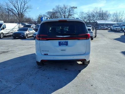 Photo of a 2022 Chrysler Pacifica Touring L 4DR Mini-Van for sale