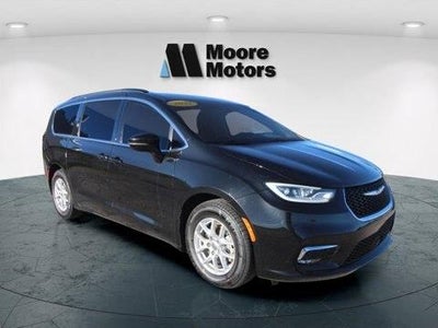 Photo of a 2022 Chrysler Pacifica Touring L 4DR Mini-Van for sale