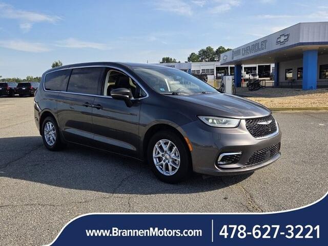 2023 Chrysler Pacifica - $20,180