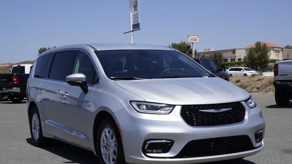 2023 Chrysler Pacifica Touring L