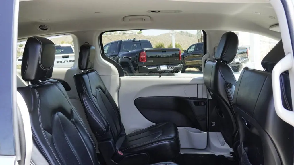 2023 Chrysler Pacifica Touring L
