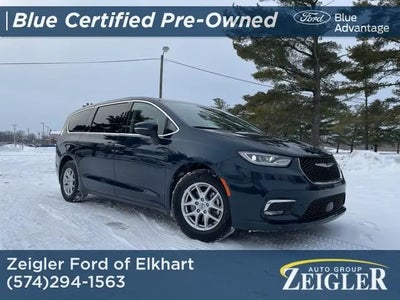 Photo of a 2023 Chrysler Pacifica Touring L 4DR Mini-Van for sale