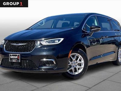 Photo of a 2023 Chrysler Pacifica Touring L 4DR Mini-Van for sale