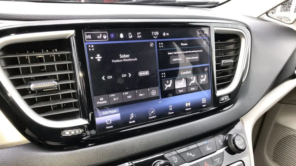 2024 Chrysler Pacifica Touring L