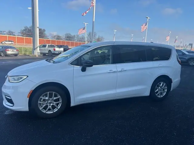 2024 Chrysler Pacifica - $29,490