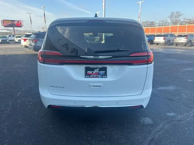2024 Chrysler Pacifica - $29,490