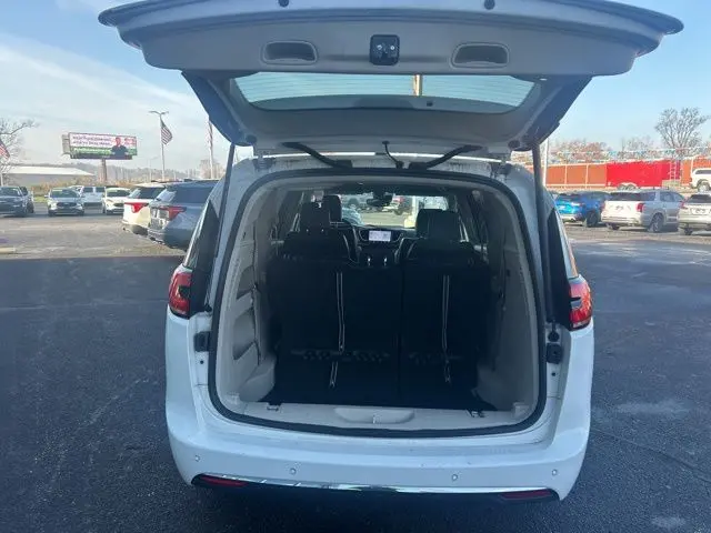 2024 Chrysler Pacifica - $29,490