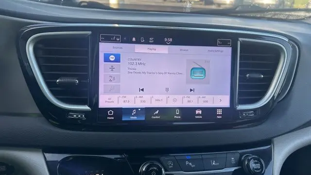 2024 Chrysler Pacifica Touring L