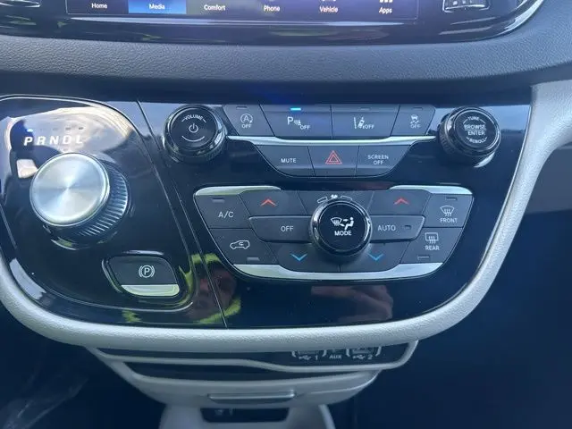 2024 Chrysler Pacifica - $29,490