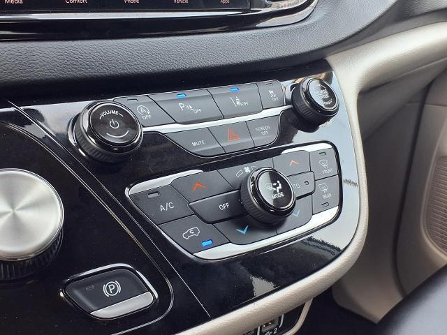 2024 Chrysler Pacifica - $25,780