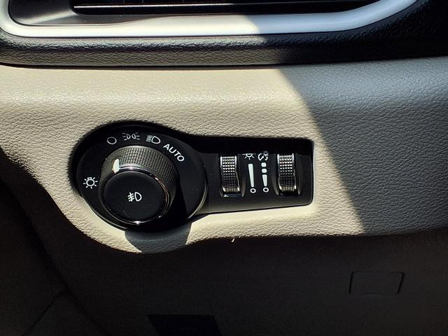 2024 Chrysler Pacifica - $25,780