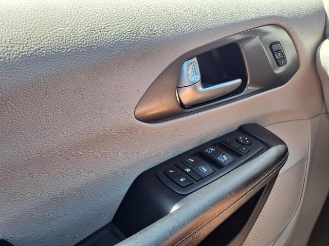 2024 Chrysler Pacifica - $25,780
