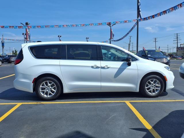 2024 Chrysler Pacifica - $25,790