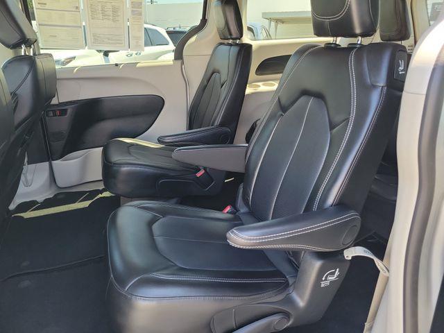 2024 Chrysler Pacifica - $19,925