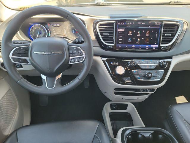 2024 Chrysler Pacifica - $19,925