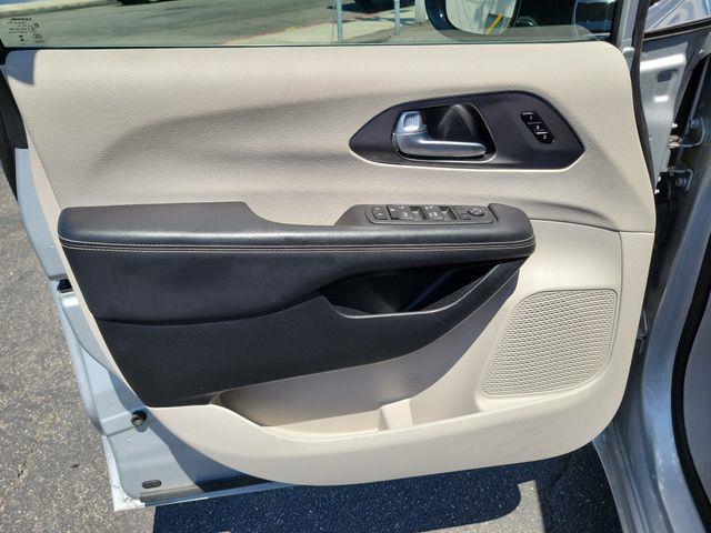 2024 Chrysler Pacifica - $19,925