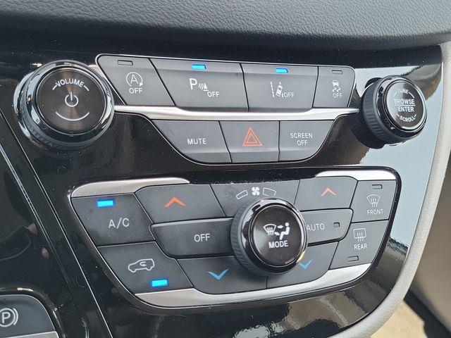 2024 Chrysler Pacifica - $19,925