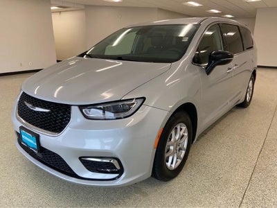 Photo of a 2024 Chrysler Pacifica Touring L 4DR Mini-Van for sale