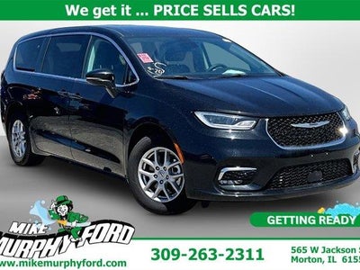 Photo of a 2024 Chrysler Pacifica Touring L 4DR Mini-Van for sale