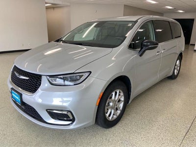 Photo of a 2024 Chrysler Pacifica Touring L 4DR Mini-Van for sale