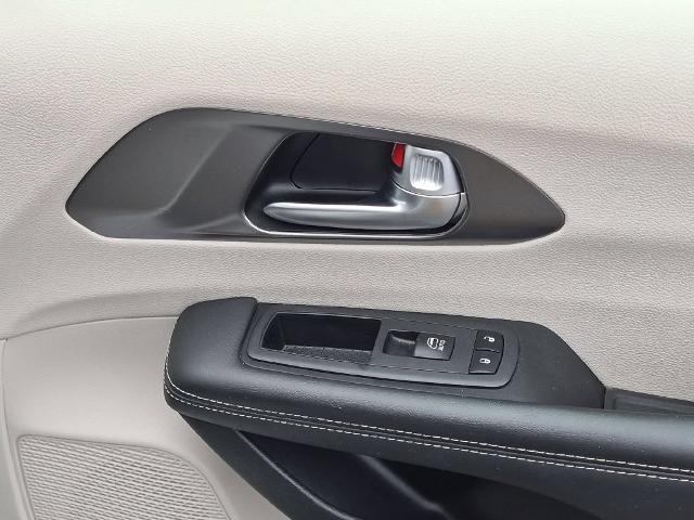 2024 Chrysler Pacifica - $19,900