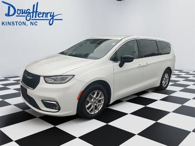 Photo of a 2024 Chrysler Pacifica Touring L 4DR Mini-Van for sale
