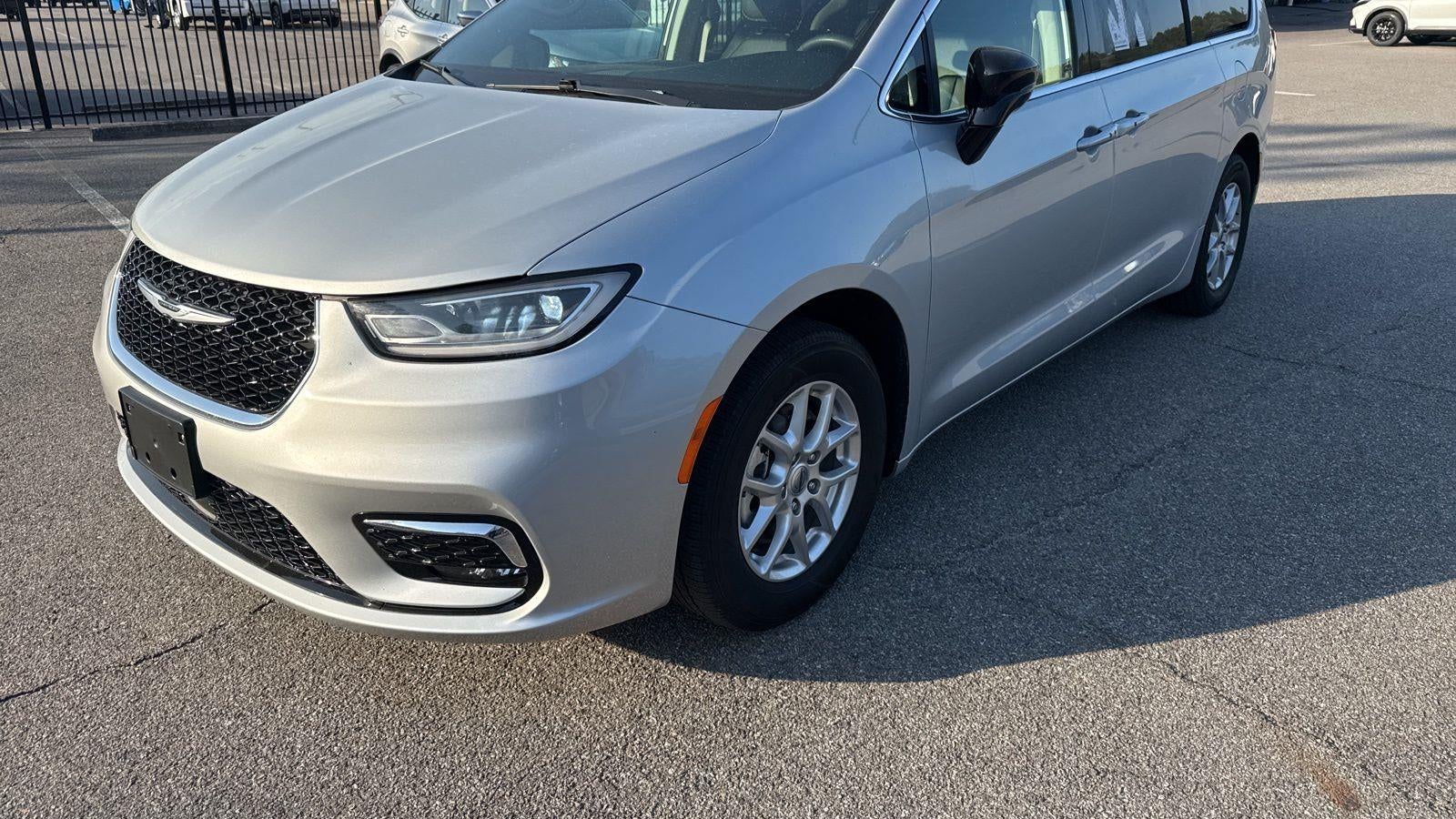 Preowned 2024 Chrysler Pacifica Touring L for Sale